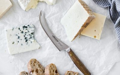 Comment choisir le couteau adapté à chaque type de fromage