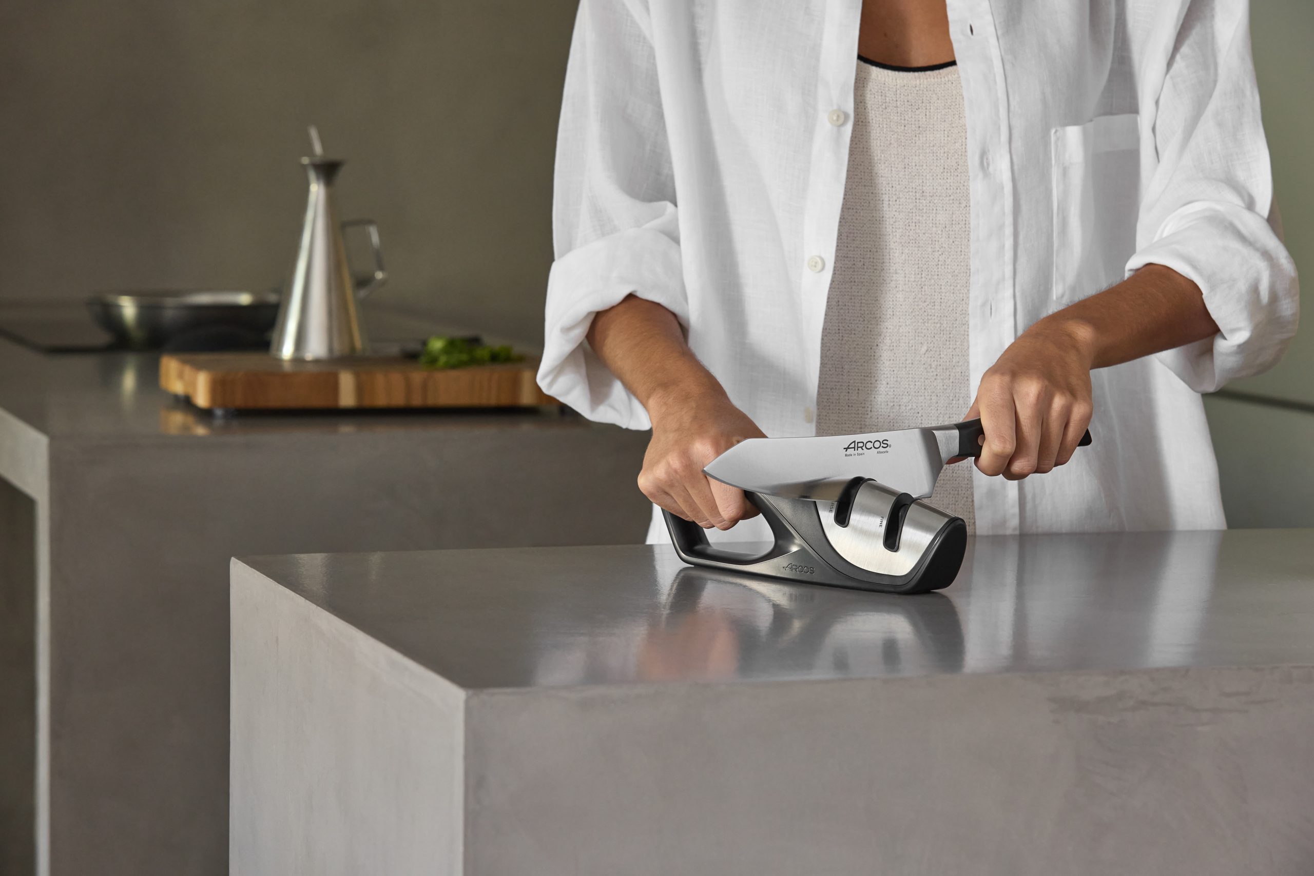 Hiroshi Masuda, distribuidor de Arcos en Japón, junto al ministro Luis Planas en la recepción oficial del Pabellón de España en Expo Osaka 2025.