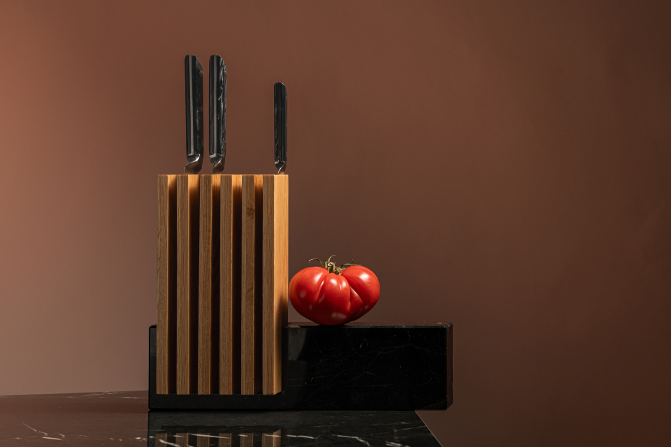 Hiroshi Masuda, distribuidor de Arcos en Japón, junto al ministro Luis Planas en la recepción oficial del Pabellón de España en Expo Osaka 2025.